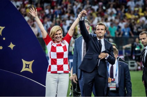 Arrêt sur images : Emmanuel Macron et la présidente croate Kolinda Grabar-Kitarovic, comme dans un conte de fée