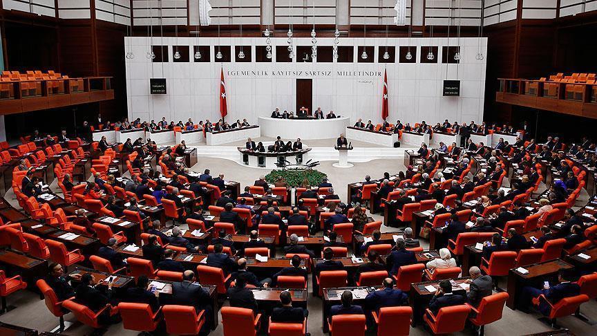 Turquie : un député en soins intensifs après une bagarre au parlement