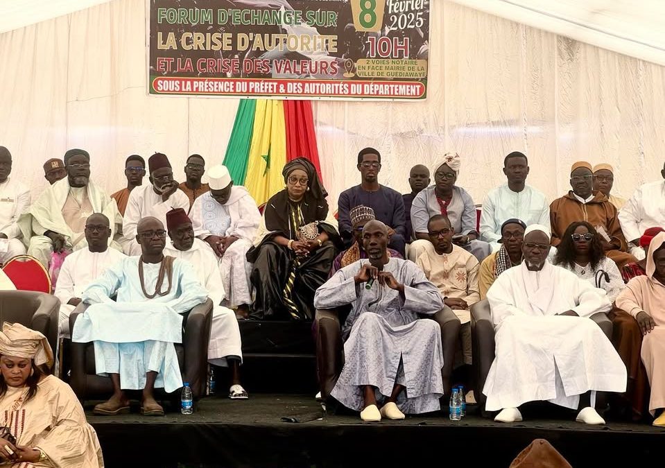 Crise d’Autorité et de Valeurs : Les Communicateurs Traditionnels Sonnent l’Alarme