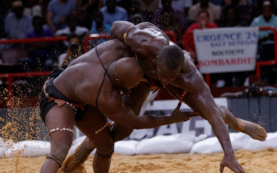 La Lutte Sénégalaise : Un Sport Traditionnel Devenu Symbole de Violence.