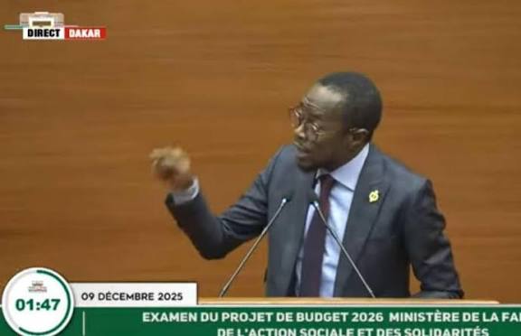 Assemblée nationale : Abdou Mbow délogé manu militari par les gendarmes après une empoignade musclée avec des députés PASTEF